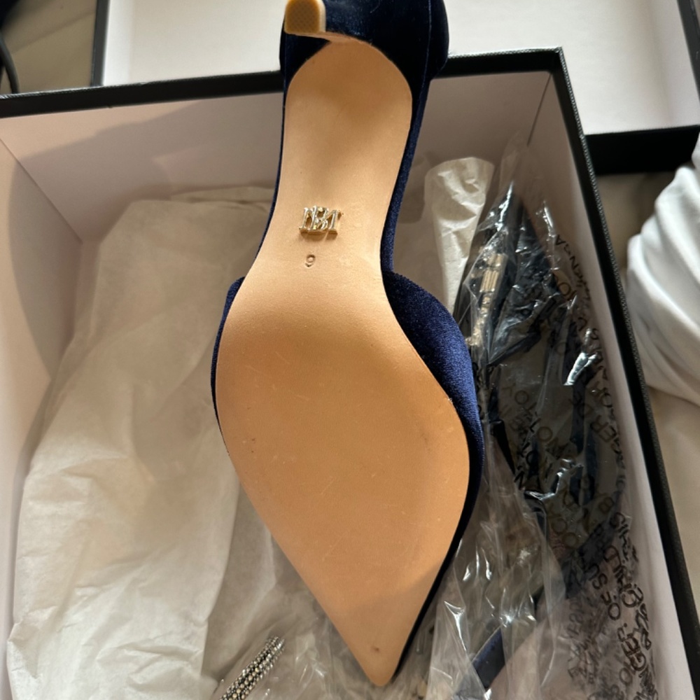 Shoes - Picture 2 of 4